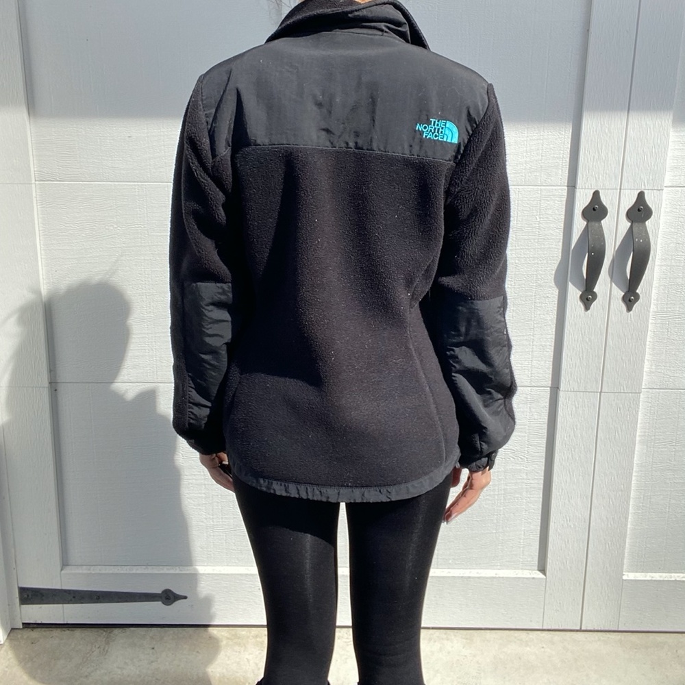 The North Face Classic Denali Fleece Jacket - Picture 2 of 7